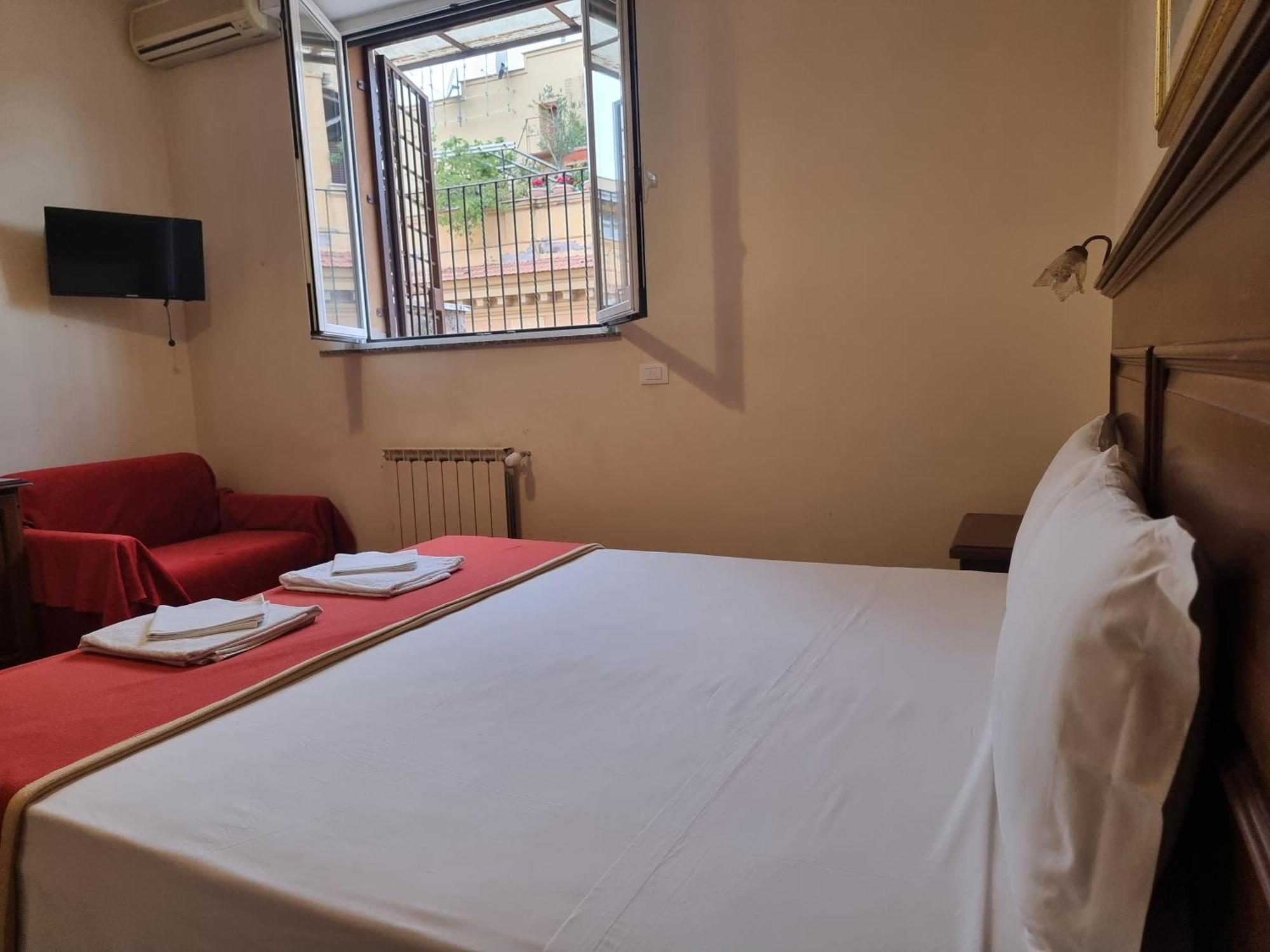 Apartment Domi 10 Apartment, Stazione Termini, Via Curtatone 12 Rom